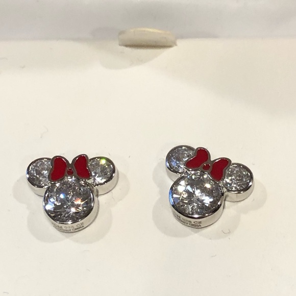 NWT DISNEY MINNIE MOUSE Earrings